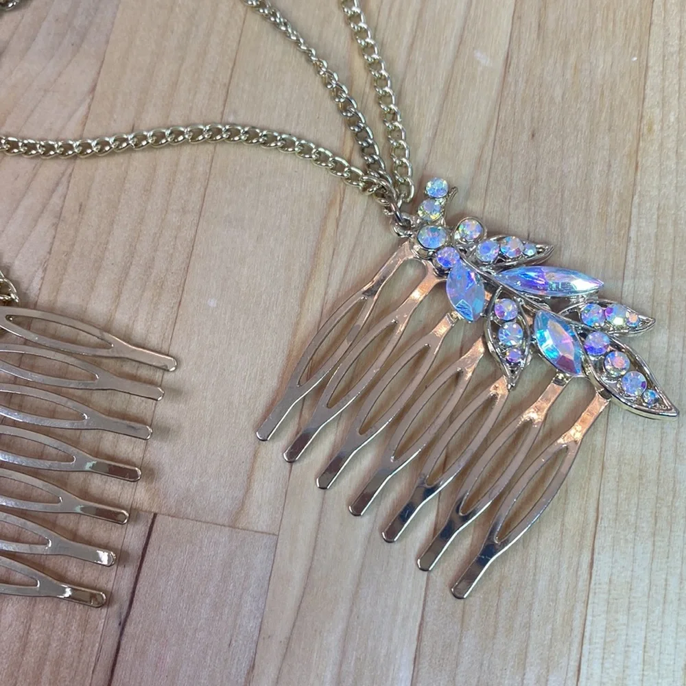 Beautiful rhinestone hair clip